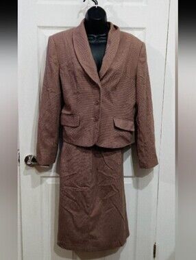 Sag Harbor Women's Two-Piece Suit in Rose Taupe